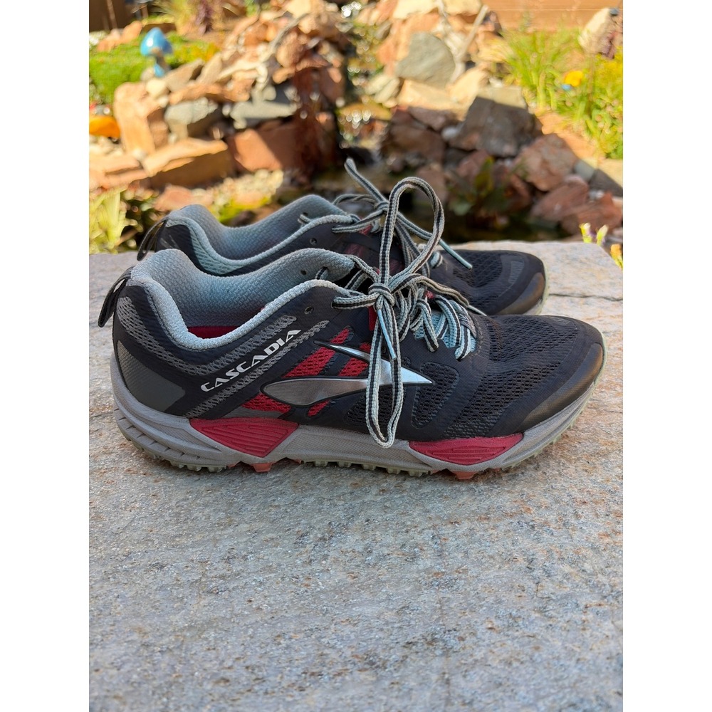 Brooks Cascadia 11 Trail Running Shoes Womens 8 Black Red Grey 1202041B035